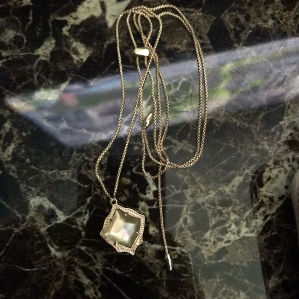 Kendra Scott Necklace